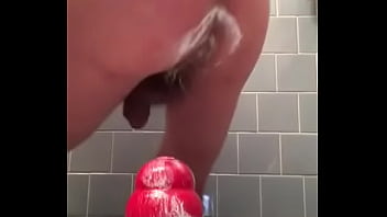 Nhét đồ Chơi Vào Lỗ đít