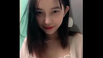 Em Sinh Viên Trường Dâm Tặc Khoe Lồn Mút Cu Bán Trôn Nuôi Miệng