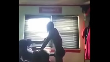 Khiêu Dâm Với Khỉ đột