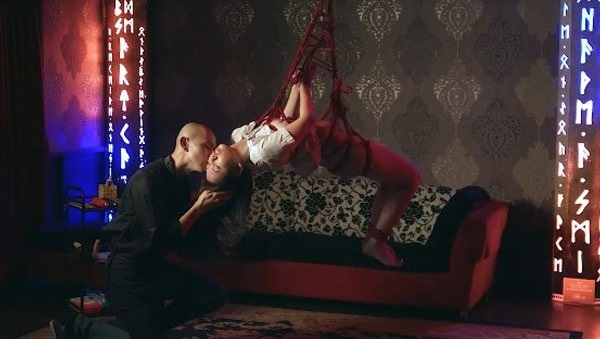 Đầu Bếp Trai Lồng To địt Nát Lồn Tiểu Thư Chảnh Chó Trong Bếp