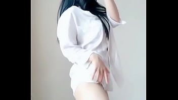 Nữ Phát Thanh Viên đảo Hồng Kông Lần đầu Lột Sạch Trước ống Kính