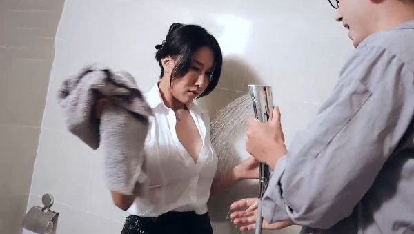 Thợ Sửa ống Nước Láu Cá Chọc Nước đục Thịt Em Gái Ngây Thơ